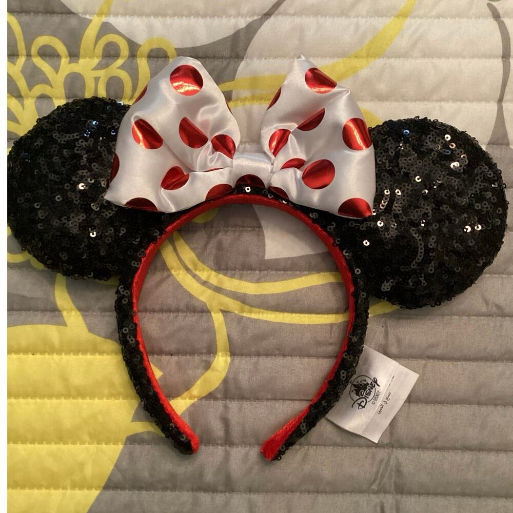 NWOT Classic Disney Parks Black Sequin Red Polkadot White Satin Ear Headband